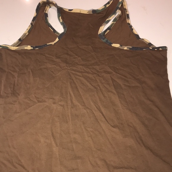 Brown camo tank top - Picture 2 of 2